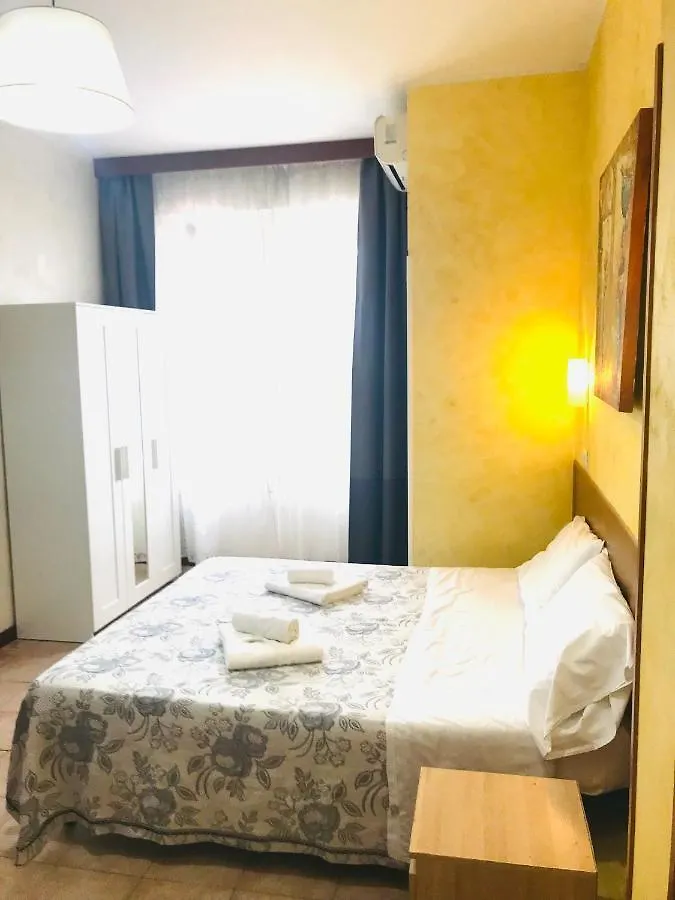 ***  When In Rome Accommodation Guest House Italia